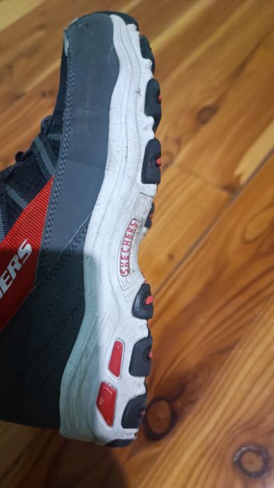 Дитячі зимові черевики Skecherts б/в, розмір 33,5