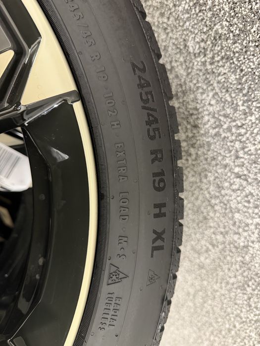 Nowe oryginalne koła zimowe alufelgi BMW X1 U11 X2 U10 871M Night Gold