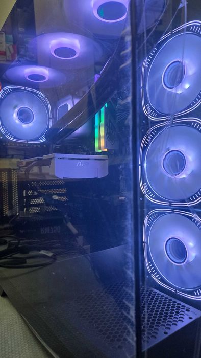 PC GAMING X3D com Ryzen 7 7800x3d com 32Gb Ram DDR5 e RTX 5060 / 1TB