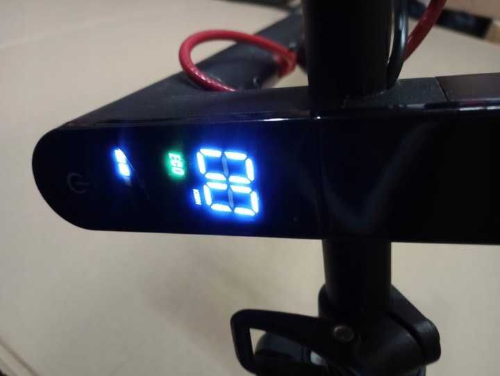 Hulajnoga ELEKTRYCZNA EVERCROSS EV10K PRO E 10'' 400W 10.4AH, 20KM/H