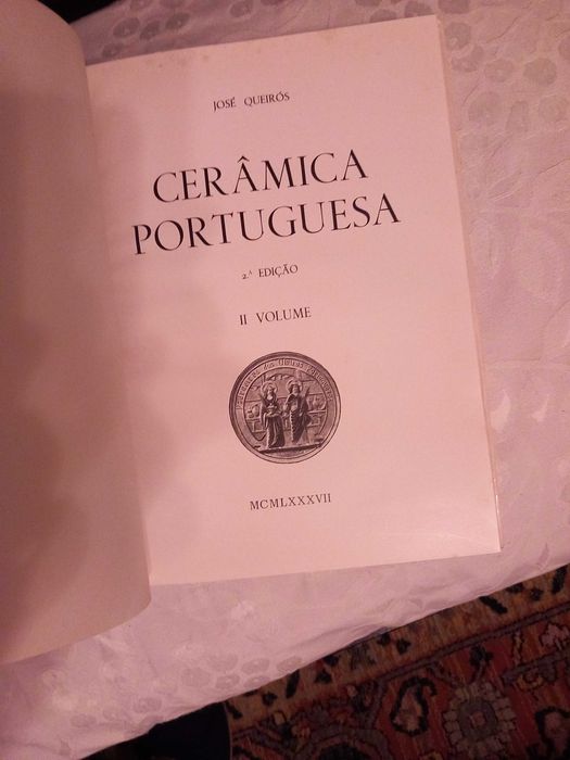 Livro Cerâmica Portuguesa José Queirós