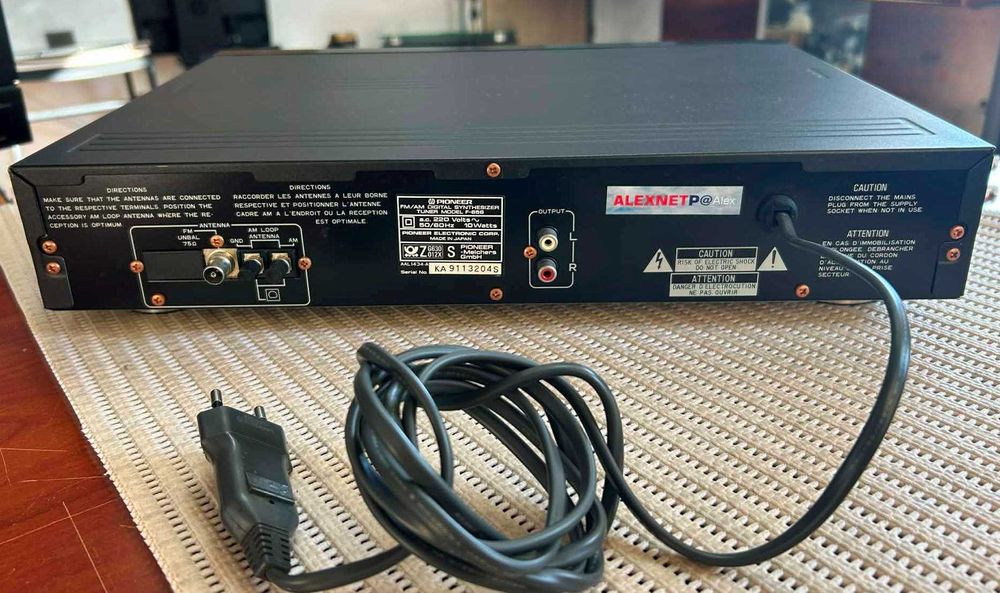 Pioneer Tuner F-656 top