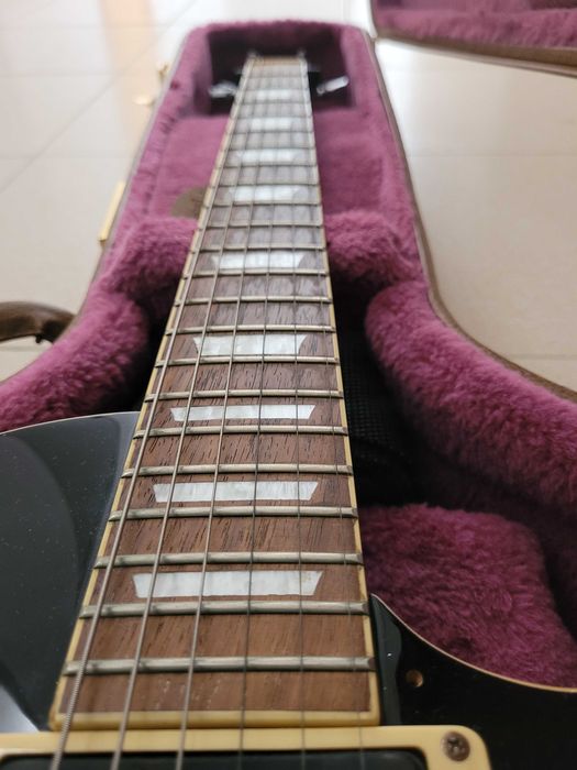 Guitarra modelo Les Paul - Pickups EMG James Hetfield Custom