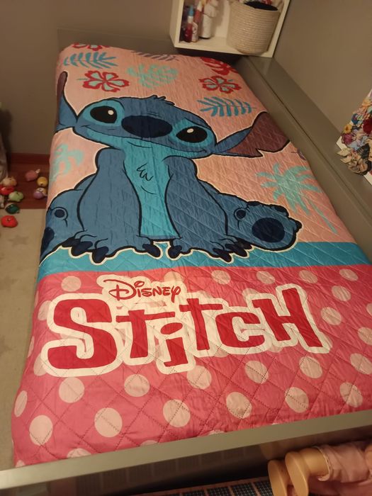 Cama com estrado