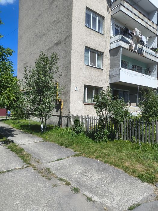 продаж квартири 4кімнатної 1 поверх. Комерція