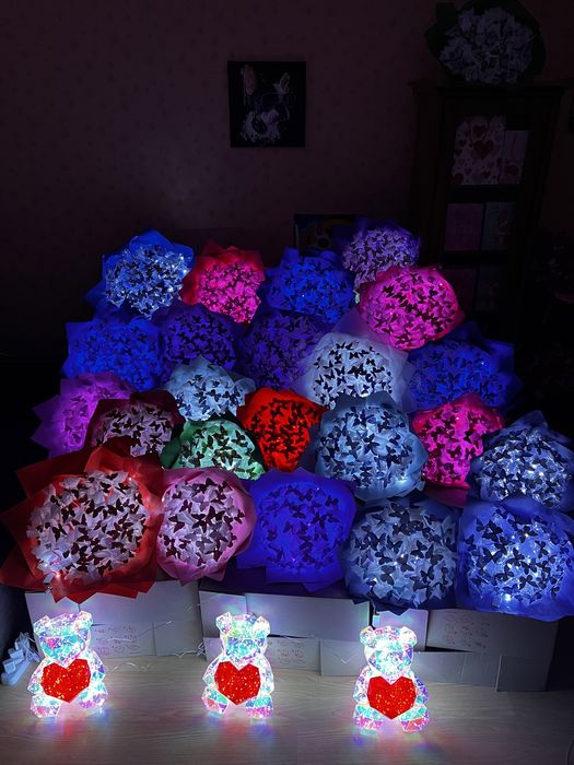 Букет з метеликів.Букет из бабочек.квіти.букет який світится