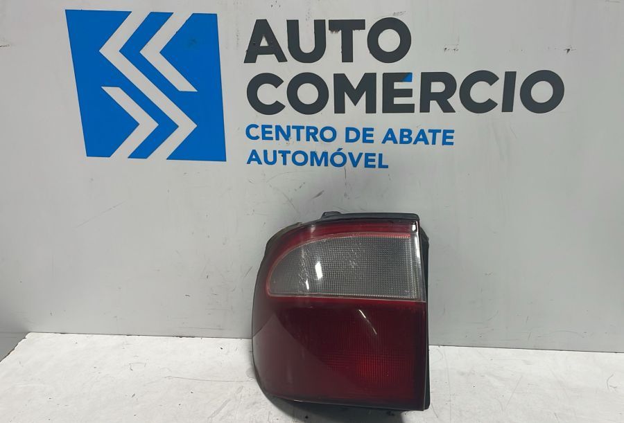FAROLIM TRASEIRO ESQUERDO HYUNDAI H1 (A1) [97-08]