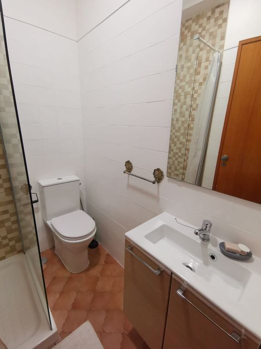 Alugo quarto em Odivelas junto ao Metro