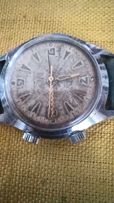 Signal. Zegarek radziecki z budzikiem