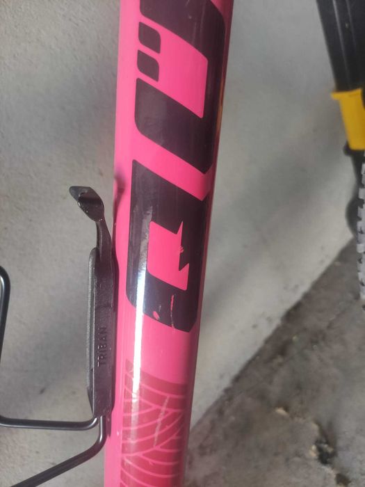Qüer Dusk 27,5” – Quadro de alumínio e 21 velocidades Shimano