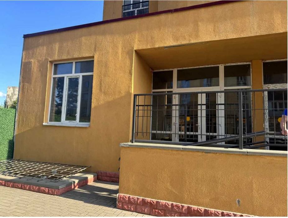Продаж фасадного нежитлового приміщення ЖК "Чайка"