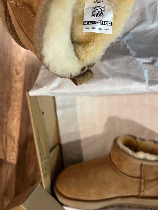 UGG / Mini_Classic 41