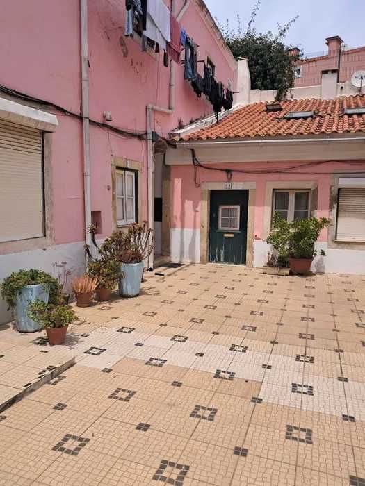 T-2 Duplex,mobilado, equipad+pátio. Alfama,CENTRO Lisboa.Só renda+caução