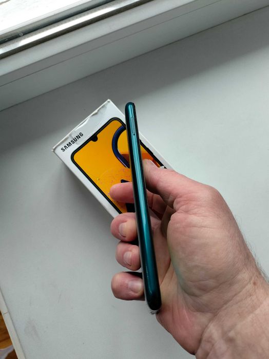 Продам Samsung Galaxy M30s 4/64GB