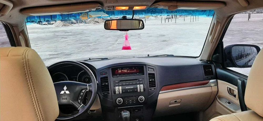 Mitsubishi Pajero Wagon 4