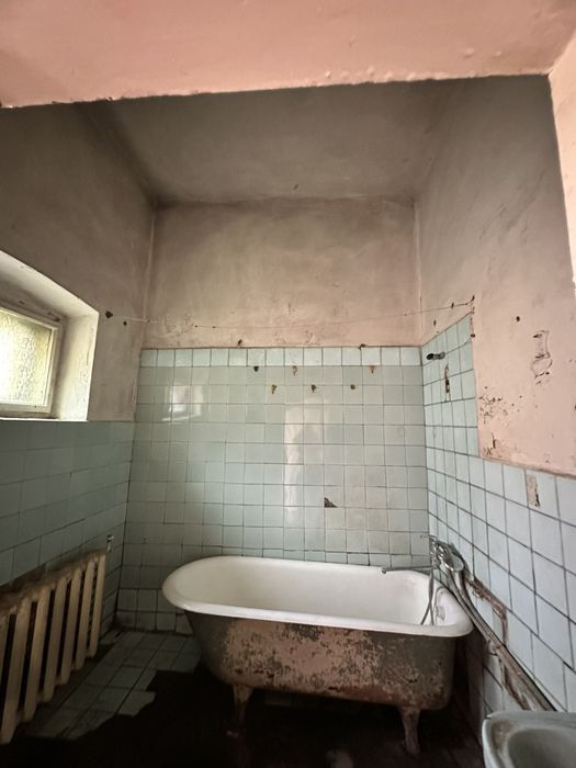 Продається 2 кімн. Кв. В центрі міста