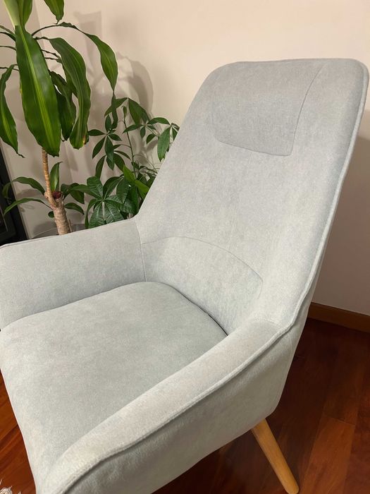 Cadeirão Moderno cor Menta — COMO NOVO | Design Escandinavo