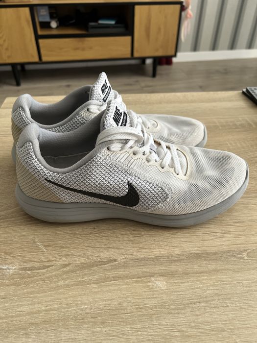 Кросовки Nike Revolution 3