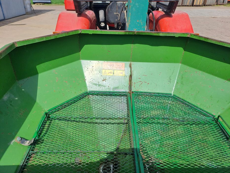 Rozsiewacz z dźwigiem Amazone ZA-X 1200l