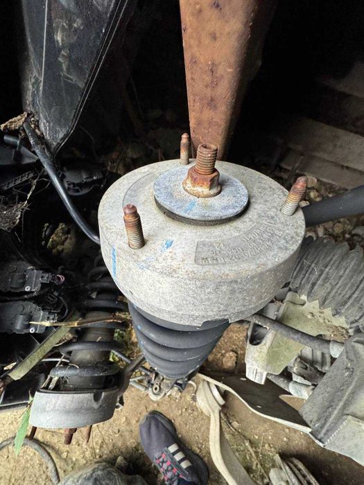 Стійки в зборі до BMW X5 E70, X6 E71 (ціна за шт.)