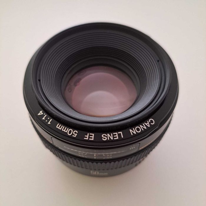 Canon EF 50mm f/1.4 USM + Parasol + Filtro UV Hama de 58 mm