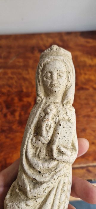 Rzeźba figura świętego z piaskowca Stylistyka gotycka XIX/XXw Francja