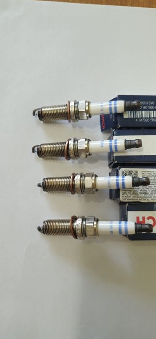 Свічка запалювання Bosch 0242140568