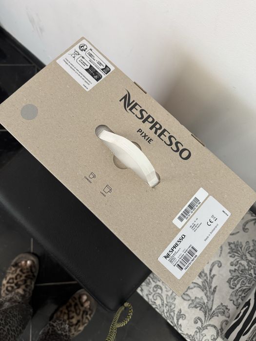 Maquina de Café Nespresso Pixie