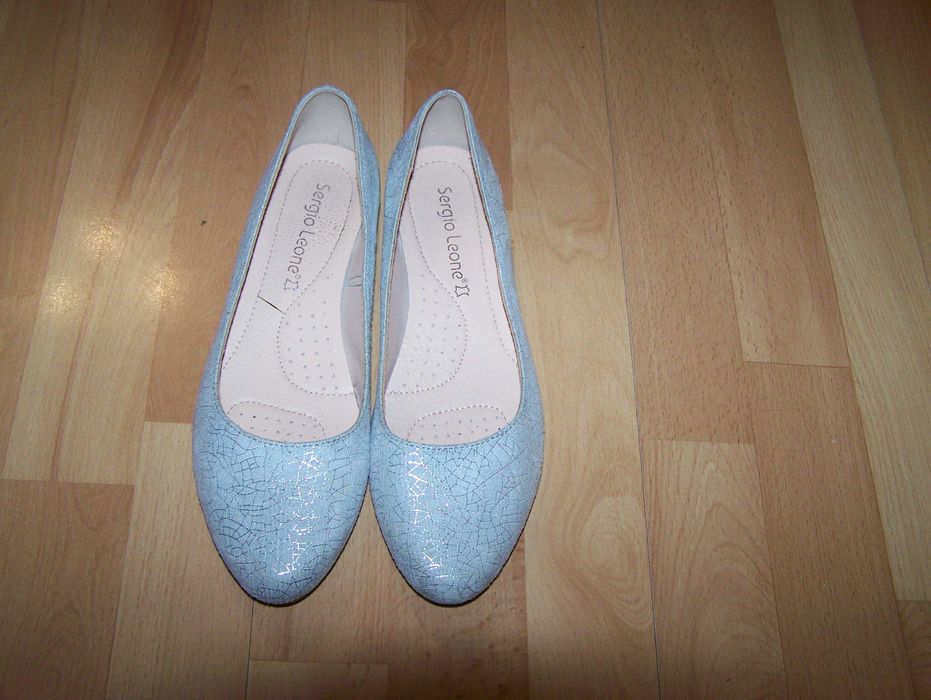 Buty roz. 39 srebrne , długość wkładki 26,5