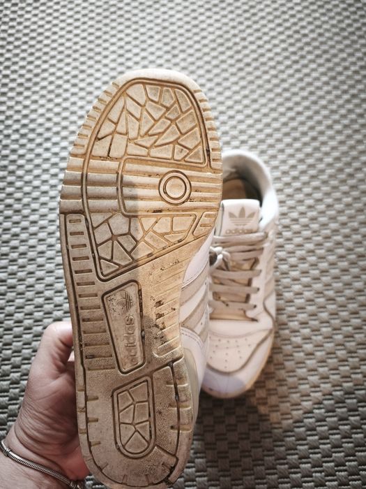 Sapatilhas rivalry loe Adidas