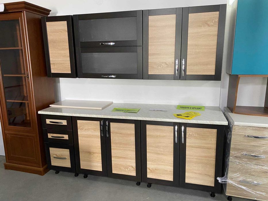 Фабрична якісна кухня, в наявності у всіх розмірах.