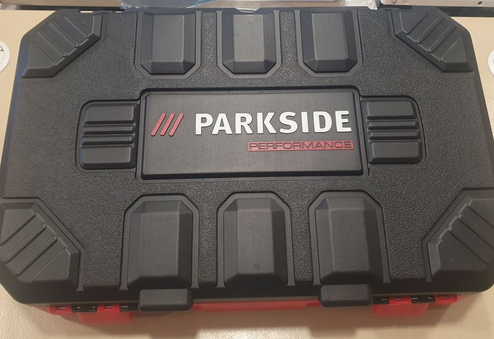 Serrote eléctrico com bateria e carregador  20V PSSAP 20-Li A1- Parkside