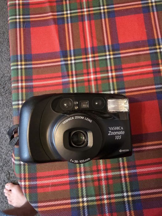 Yashica zoommate 105