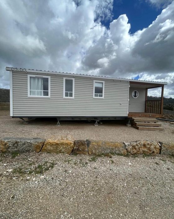 Casa modelar para arrendar ao ano em Almargem do Bispo ( Sabugo)