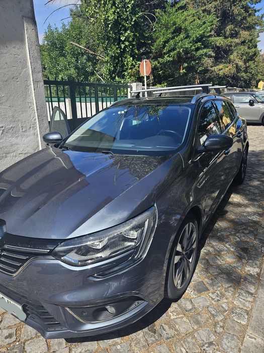 Renault Mégane 1.5 dCi Sports Tourer 115cv Full Extras (Teto de Abrir e Ecrã Grande)