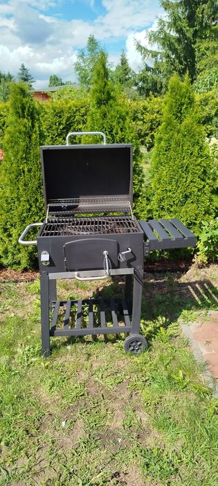 Grill ogrodowy  jak nowy.