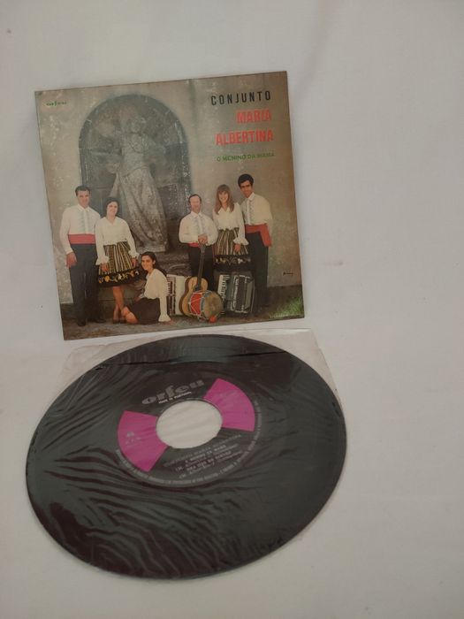 Single Conjunto Maria Albertina