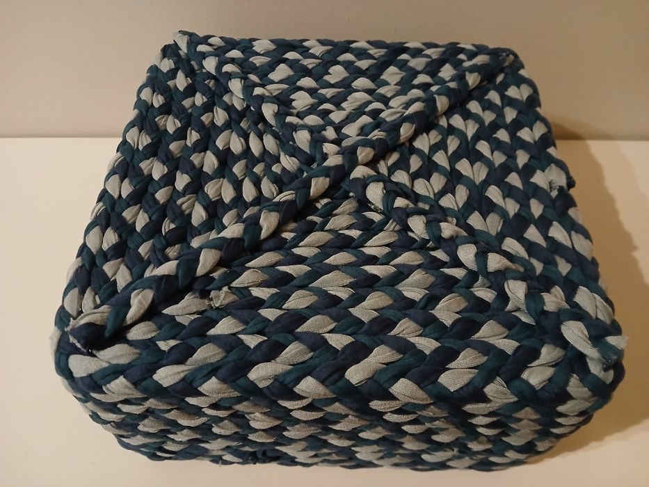 Caixa plástica forrada a tecido azul