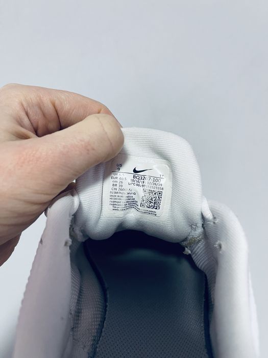 Кросівки жіночі Nike Revolution  40р