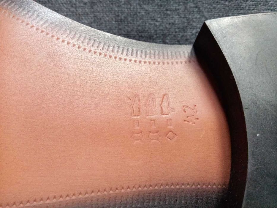 Мужские стильные туфли кожаные коричневые лакированные