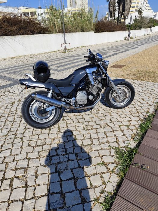 Yamaha FZX 750CC