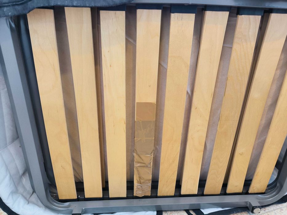 Cama de solteiro dobrável, convertível em puff