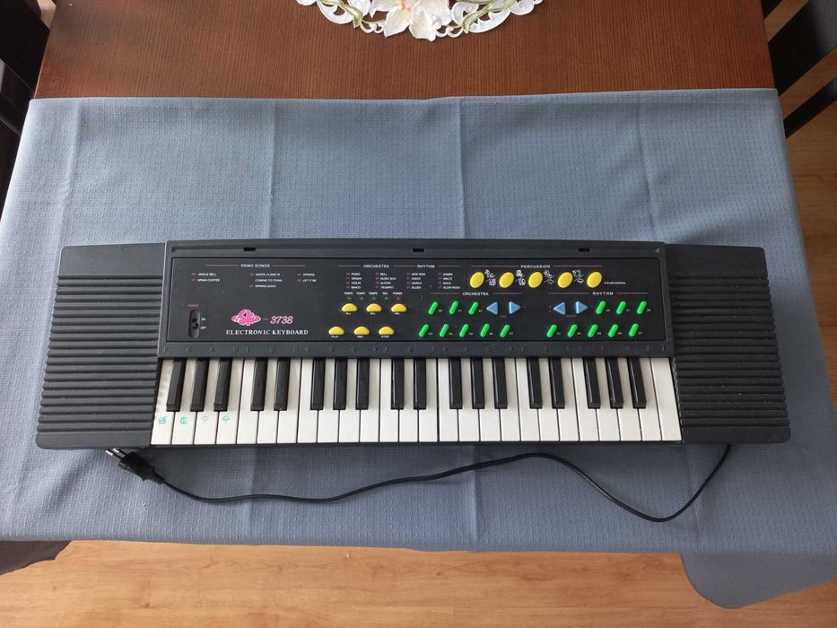 Electronic keyboard 3738