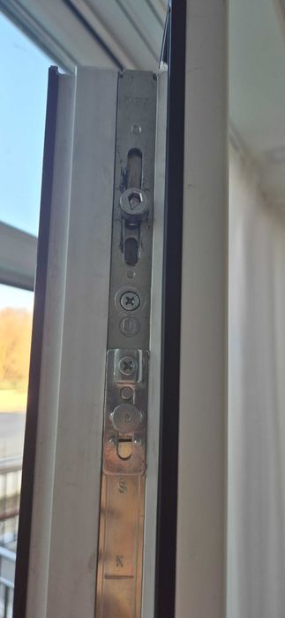 Продам балконні металопластикові двері