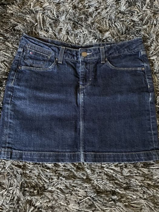 Komplet sweter romby i spodnica mini jeans Tommy Hilfiger