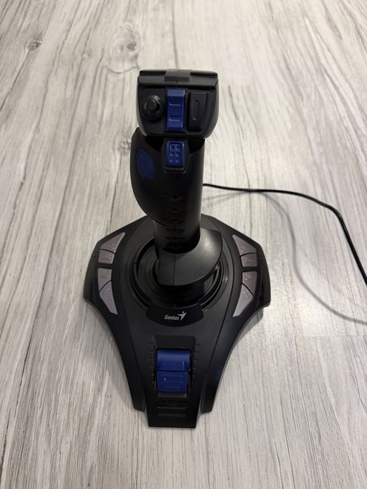 Joystick Genius Metalstrike 3D