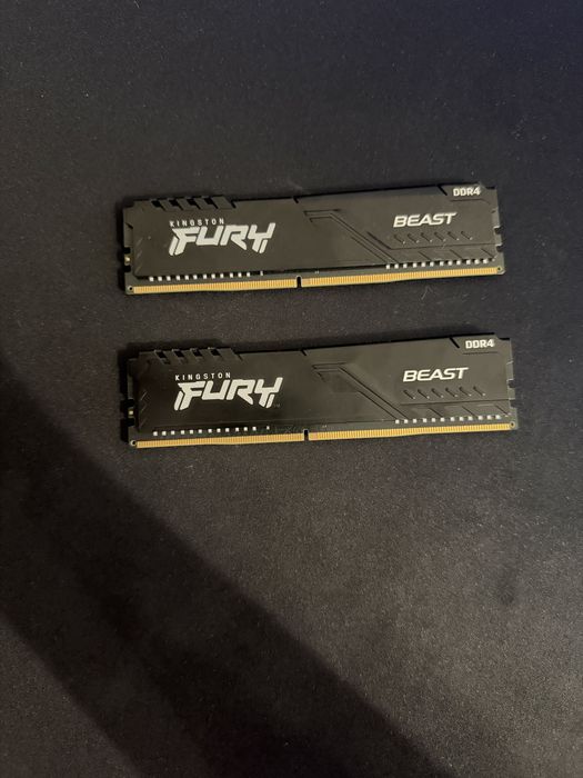Оперативна памʼять ddr4 Kingston Fury