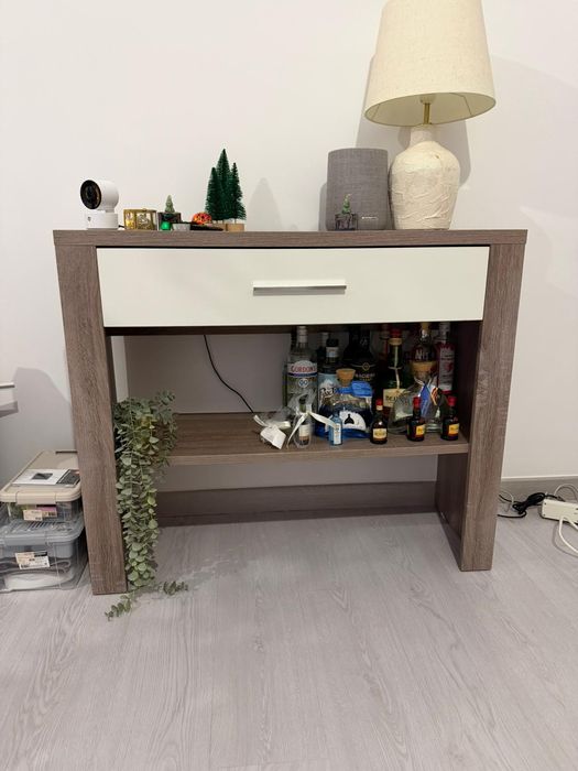 Aparador em estado novo, um mês de uso