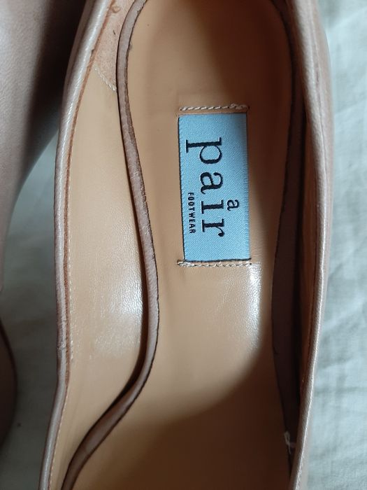 pantofelki damskie,  lekkie, obcasy, beżowe