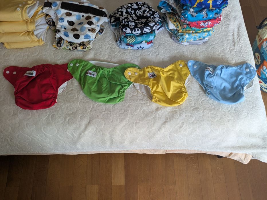 Lote 29 fraldas reutilizáveis ótimo estado (Bambino mio e outras)